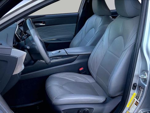 Used 2019 Toyota Avalon Limited FWD image 8