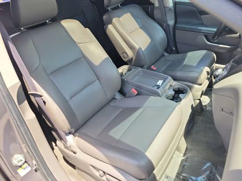 Used 2016 Honda Odyssey Touring Elite image 24