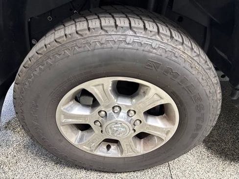 Used 2024 RAM 2500 Big Horn AWD/4WD image 3