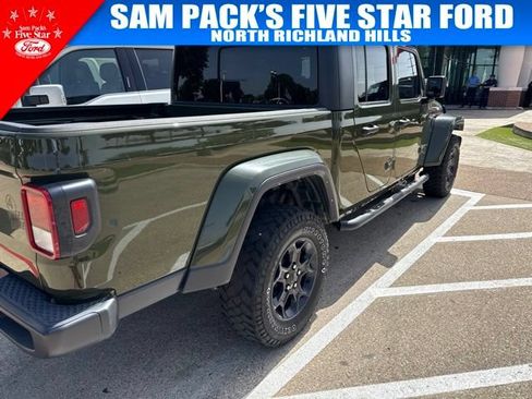 Used 2023 Jeep Gladiator Sport AWD/4WD image 4