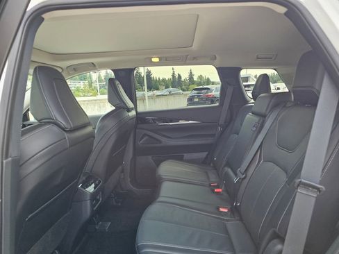 Certified 2024 INFINITI QX60 Pure image 22