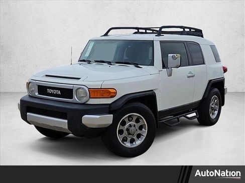 Used 2013 Toyota FJ Cruiser 2WD w/ Convenience Pkg image 1