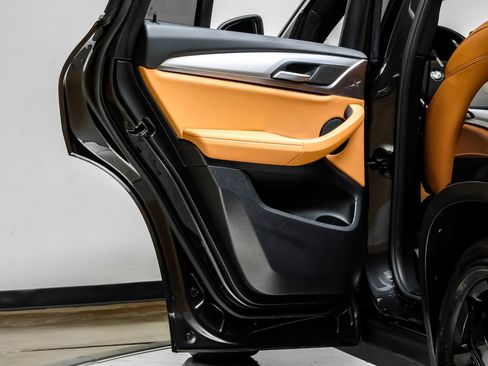 Used 2025 BMW X4 xDrive30i image 49