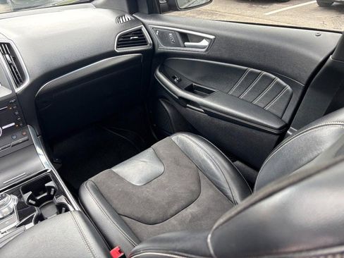 Used 2019 Ford Edge ST w/ Equipment Group 401A AWD/4WD image 15