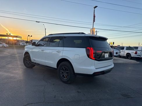 Used 2025 Ford Expedition Tremor image 10