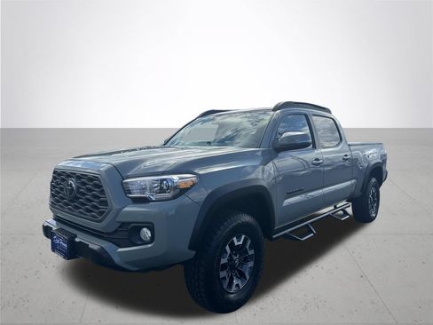 Used 2022 Toyota Tacoma TRD Off-Road w/ Black Out Package (TMS) AWD/4WD image 2