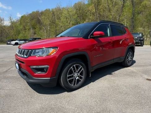 Used 2018 Jeep Compass Latitude w/ Popular Equipment Group AWD/4WD image 4