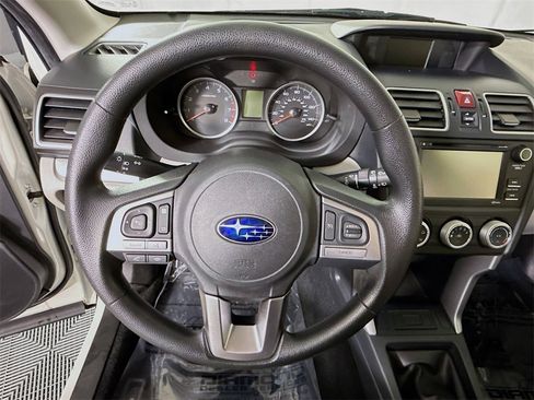 Used 2017 Subaru Forester 2.5i image 18