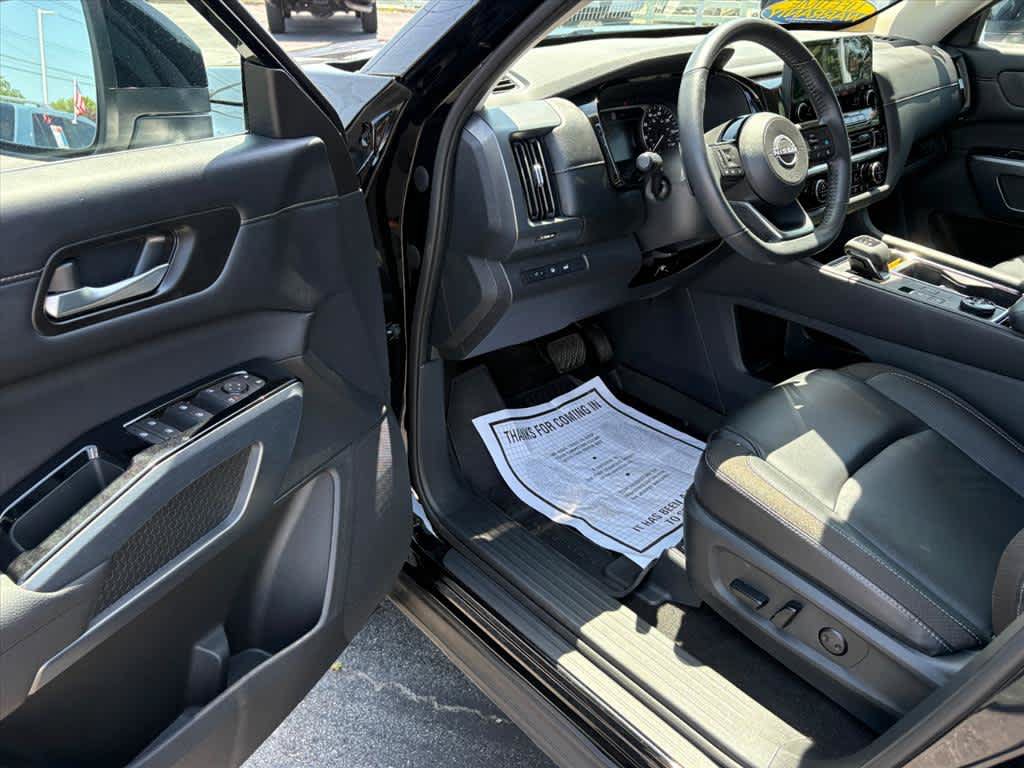 Used 2025 Nissan Pathfinder SL w/ Cargo Package AWD/4WD image 19