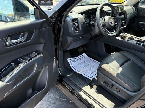 Used 2025 Nissan Pathfinder SL w/ Cargo Package AWD/4WD image 19