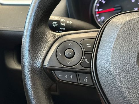 Used 2022 Toyota RAV4 XLE image 26