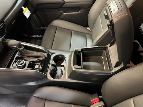 New 2026 GMC Canyon Elevation w/ Convenience Package image 24