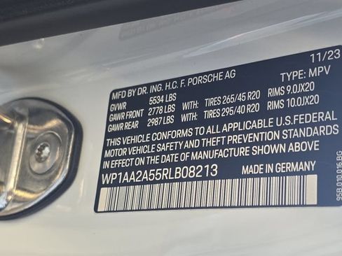 Used 2024 Porsche Macan Turbo AWD/4WD image 37