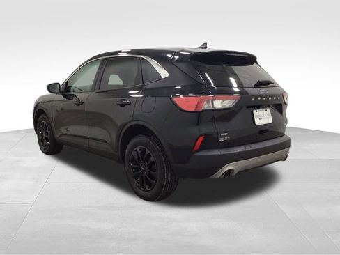 Used 2022 Ford Escape SE image 3
