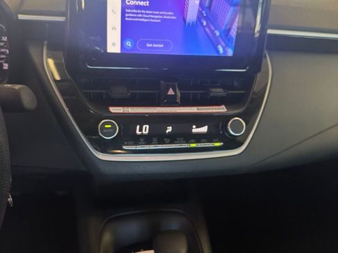 Used 2025 Toyota Corolla LE FWD image 11