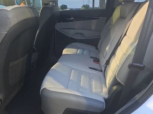 Used 2019 Kia Sorento SX w/ SX Touring Package FWD image 7