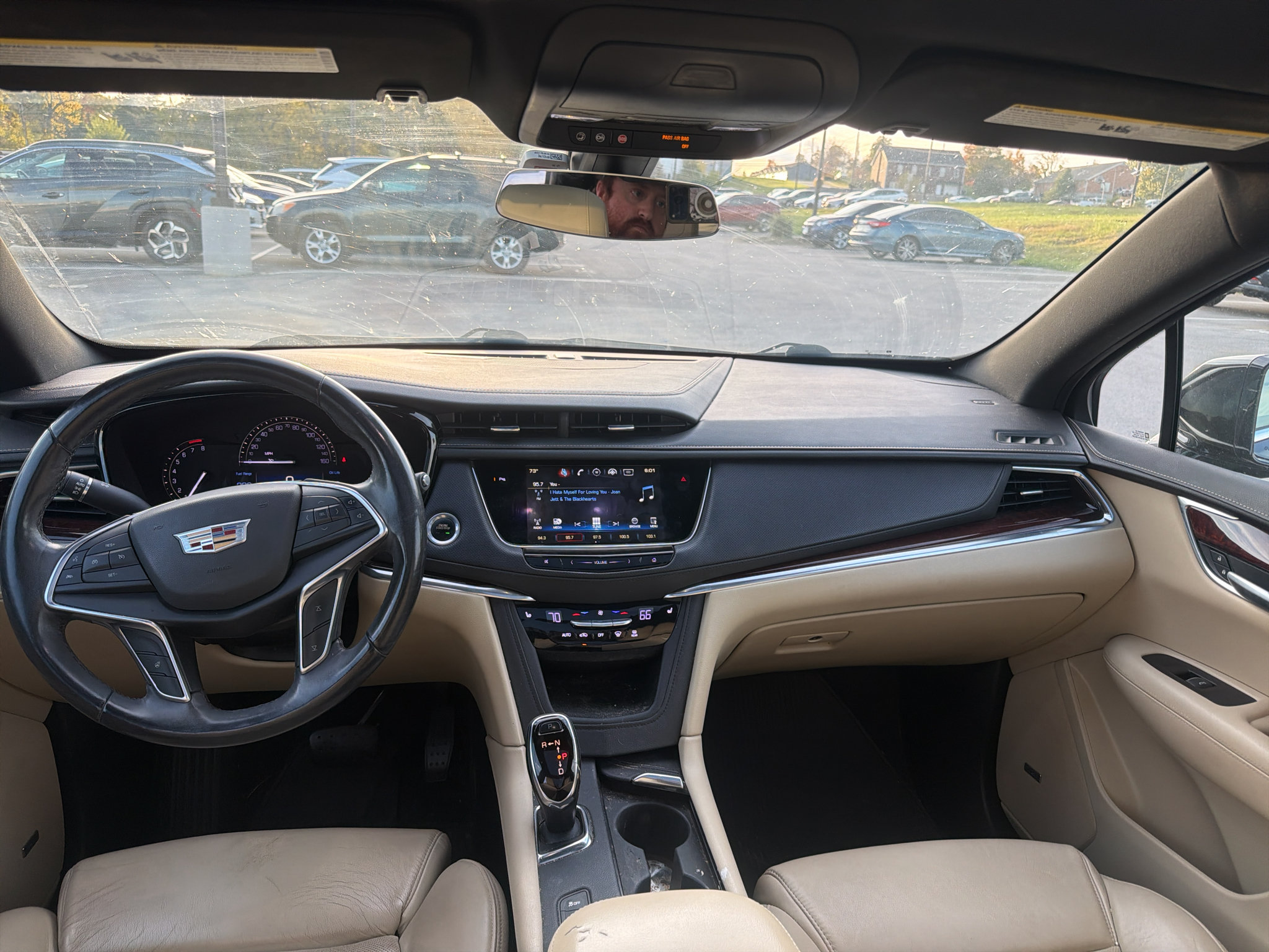 Used 2017 Cadillac XT5 Luxury w/ LPO, Wheel Lock Package AWD/4WD image 10