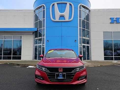 Used 2018 Honda Accord Sport image 2
