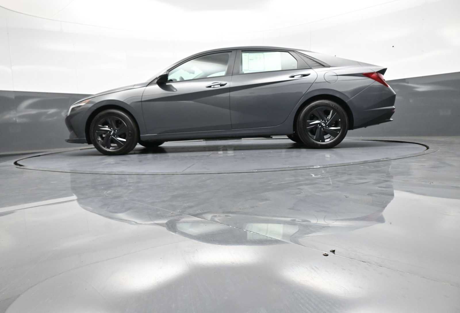 Certified 2023 Hyundai Elantra SEL FWD image 31