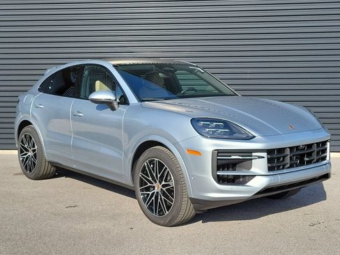 New 2026 Porsche Cayenne Coupe AWD/4WD image 9