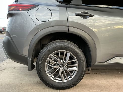 Used 2023 Nissan Rogue S image 23