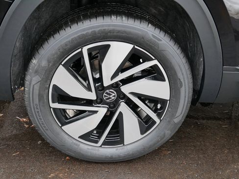 New 2026 Volkswagen Atlas SE image 5