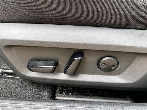 Used 2023 Nissan Rogue SV image 31