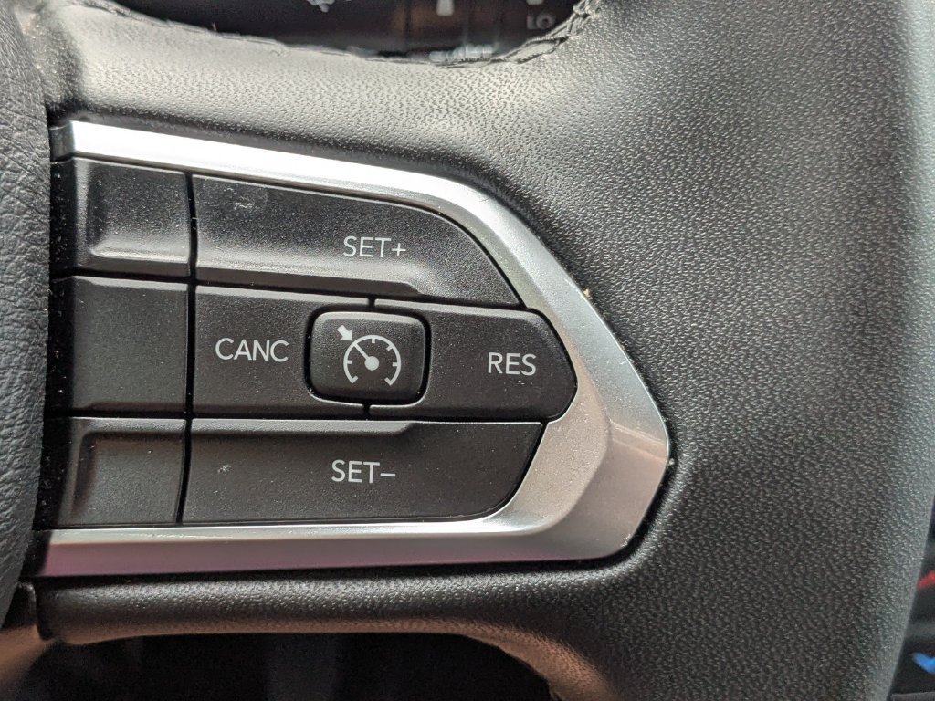 Used 2024 Jeep Compass Latitude AWD/4WD image 22