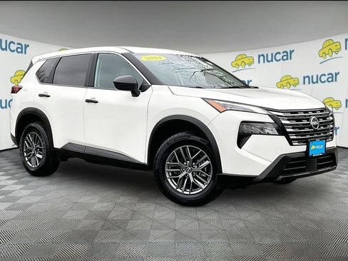 Used 2024 Nissan Rogue S image 1