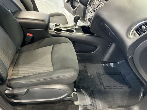 Used 2018 Nissan Pathfinder SV image 20