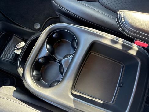 Used 2026 Chrysler Pacifica Select image 32