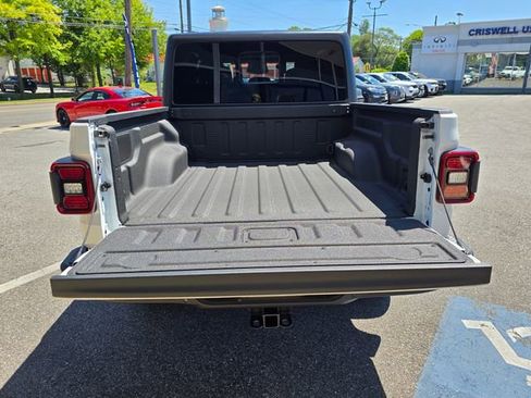 New 2026 Jeep Gladiator Sport AWD/4WD image 32