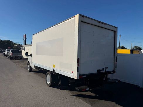 Used 2017 Ford E-350 and Econoline 350 Super Duty RWD image 3