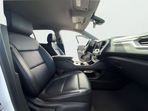 Certified 2023 GMC Acadia SLT FWD image 15