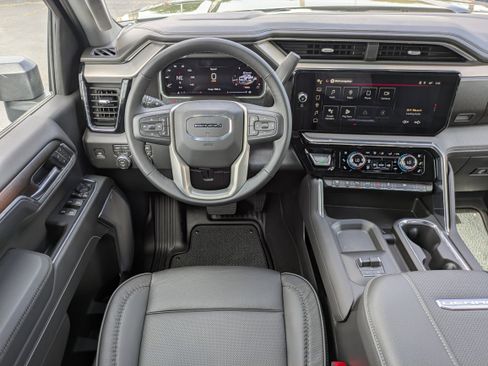 New 2026 GMC Sierra 3500 Denali w/ Denali Reserve Package image 15
