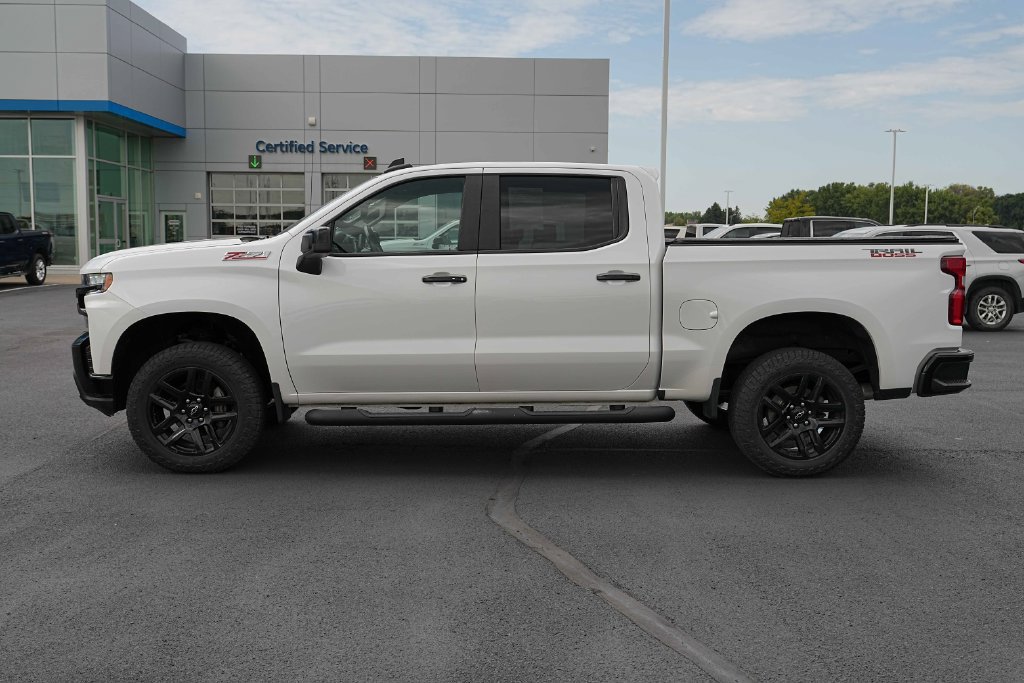 Used 2021 Chevrolet Silverado 1500 LT Trail Boss w/ Bed Protection Package AWD/4WD image 12