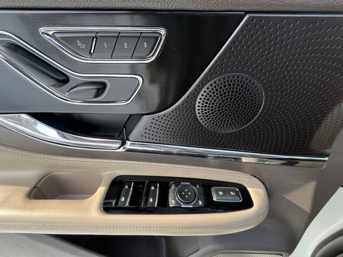 Certified 2023 Lincoln Corsair Reserve w/ Equipment Group 201A image 16