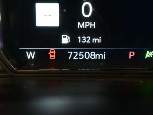 Used 2021 GMC Yukon Denali w/ Denali Premium Package AWD/4WD image 16