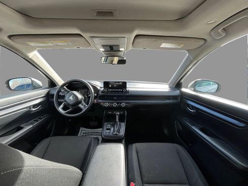 Used 2023 Honda CR-V EX image 9
