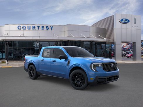 New 2025 Ford Maverick Lariat w/ Black Appearance Package image 7