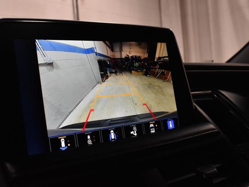 Used 2022 Chevrolet Tahoe LT w/ LT Signature Package image 21