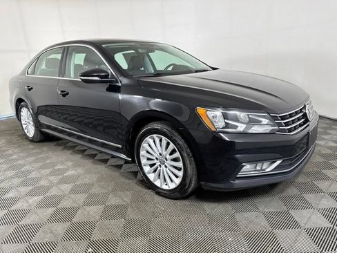 Used 2016 Volkswagen Passat 1.8T SE FWD image 1