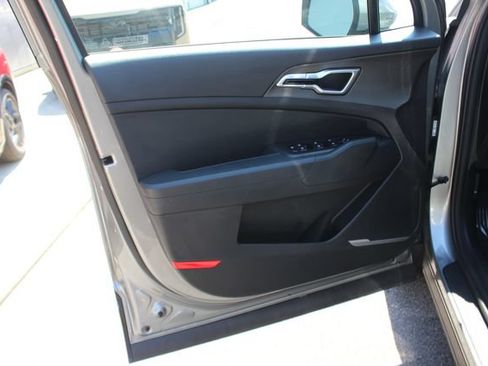 Used 2024 Kia Sportage LX AWD/4WD image 19