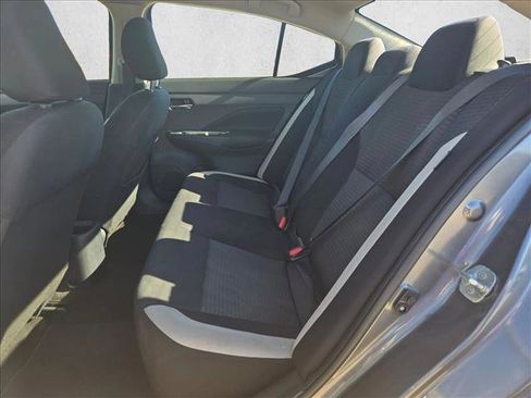 Used 2022 Nissan Versa SV image 17