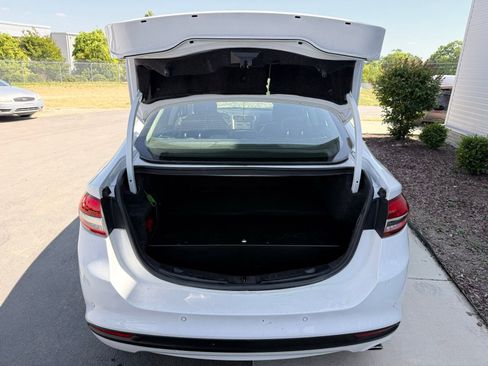 Used 2018 Ford Fusion SE w/ Equipment Group 602A FWD image 38