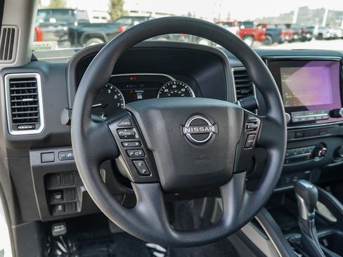 Used 2024 Nissan Frontier SV RWD image 17