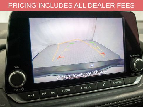 Used 2025 Nissan Rogue SV AWD/4WD image 14