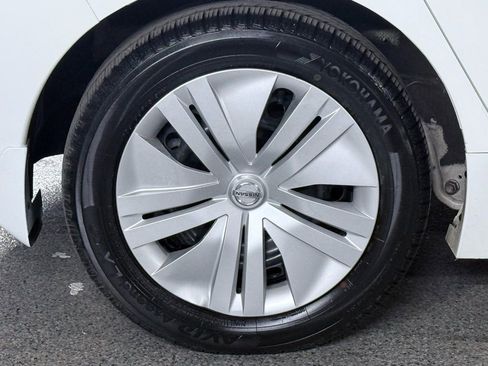 Used 2022 Nissan Leaf S image 9