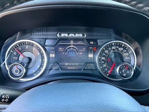 Used 2022 RAM 1500 Big Horn AWD/4WD image 14