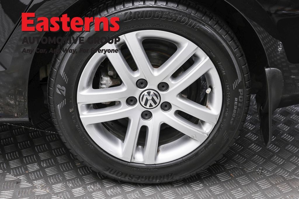 Used 2017 Volkswagen Jetta S w/ Jetta S Cold Weather Package FWD image 8